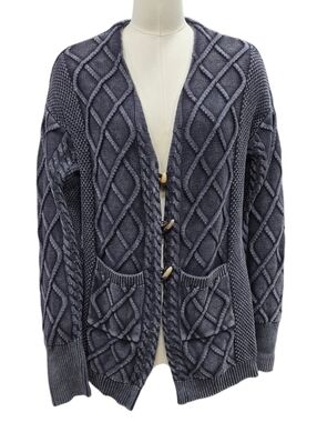 Easel cable knit cardigan sweater women's small ash gray burnout horn buttons